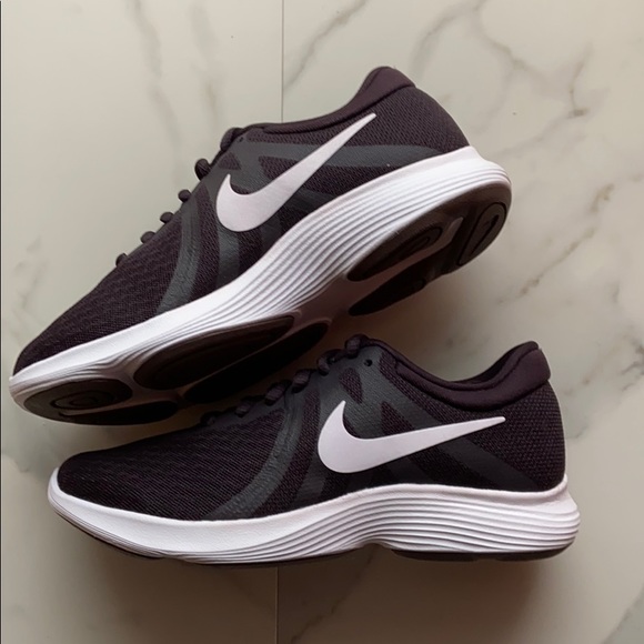 NWT Nike revolution 4 burgundy - Picture 6 of 9